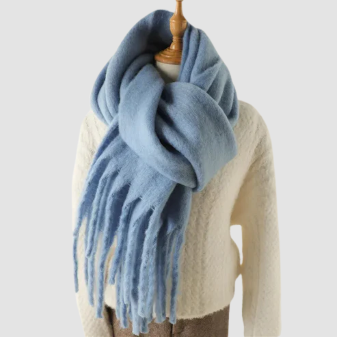 Puszysty zimowy szal damski oversize z długimi frędzlami