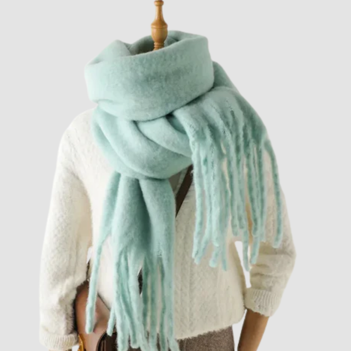 Puszysty zimowy szal damski oversize z długimi frędzlami