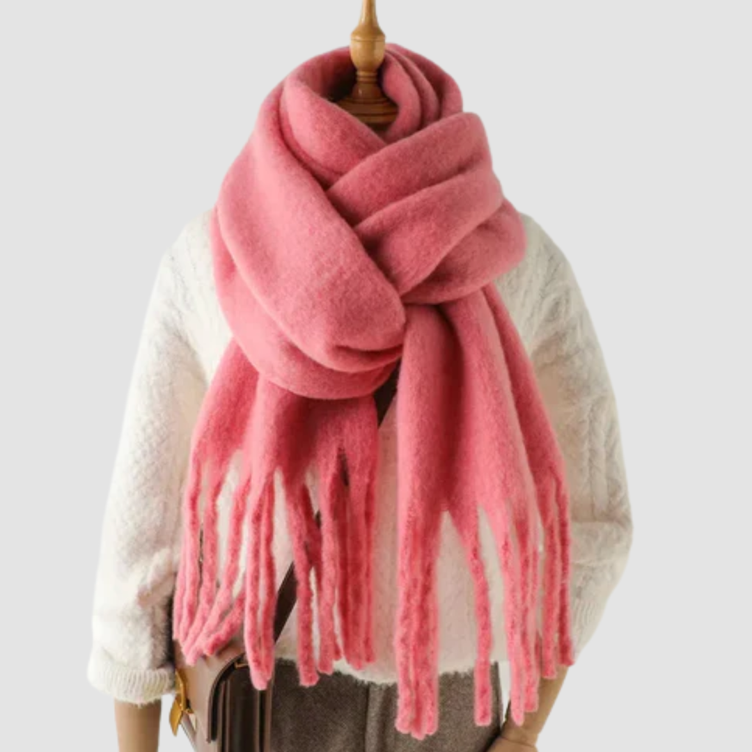 Puszysty zimowy szal damski oversize z długimi frędzlami