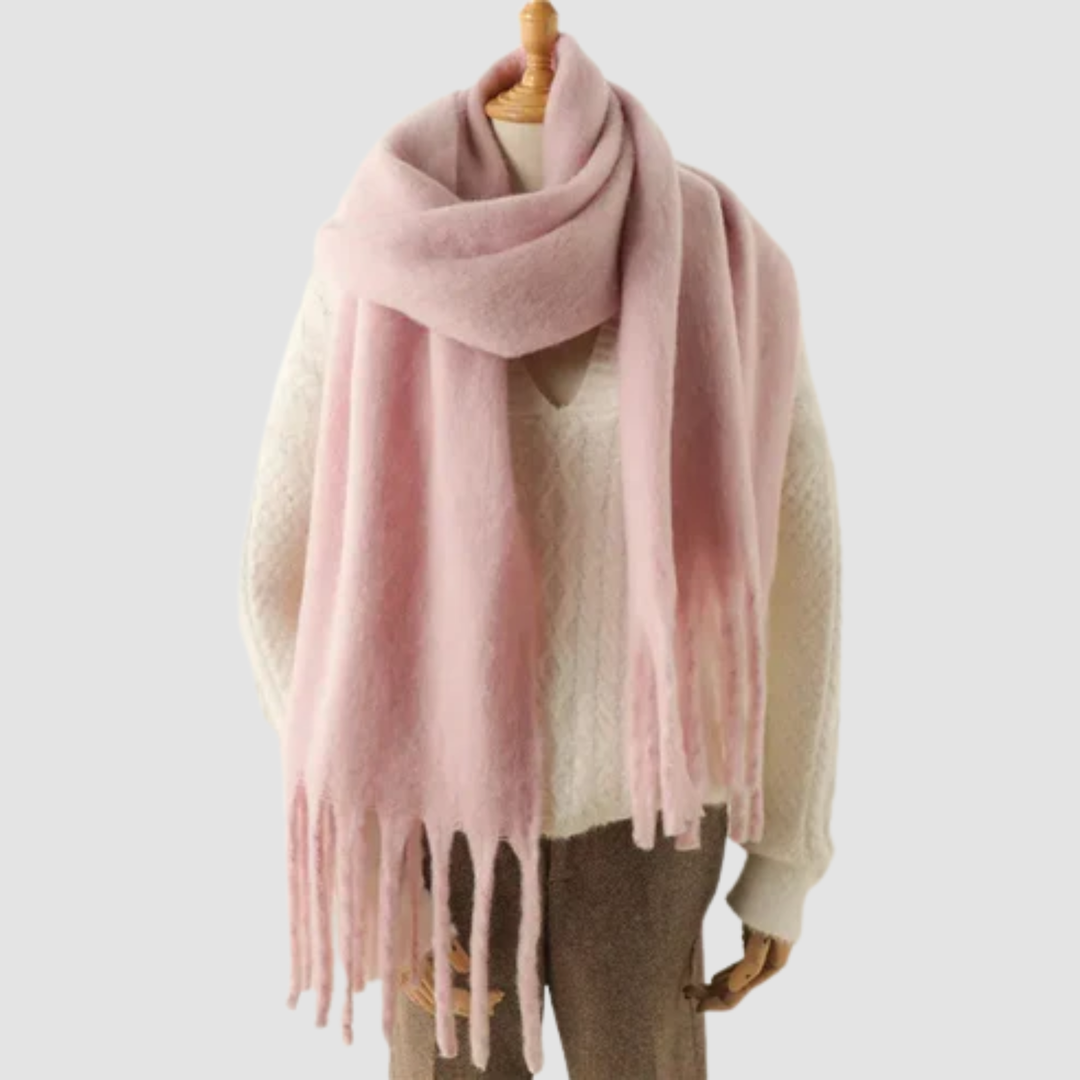 Puszysty zimowy szal damski oversize z długimi frędzlami