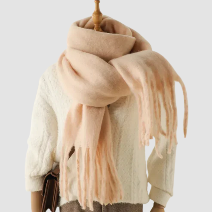 Puszysty zimowy szal damski oversize z długimi frędzlami