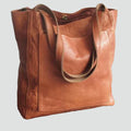 Women's leather shoulder bag for everyday wear