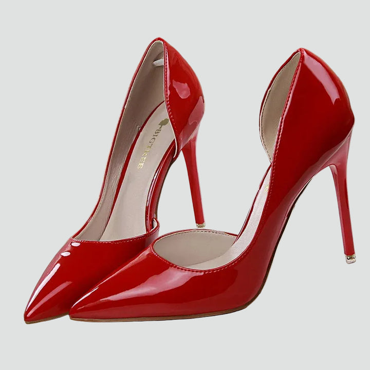Escarpins vernis à bout pointu au style classique et élégant