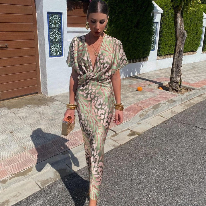 Zmysłowa zwiewna sukienka damska z kopertowym dekoltem