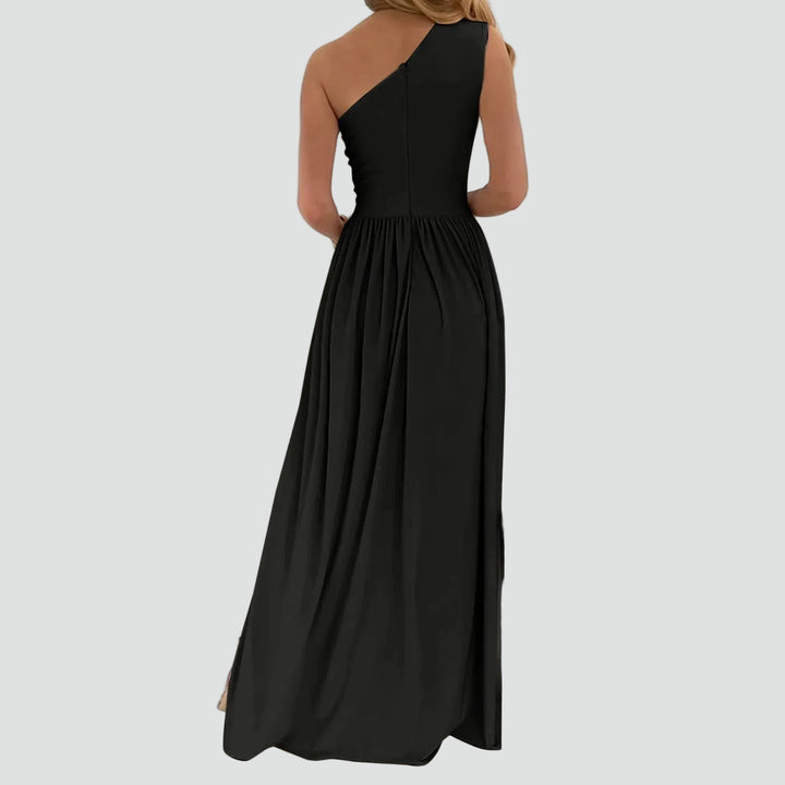 Maxi evening dress with one shoulder and a leg slit