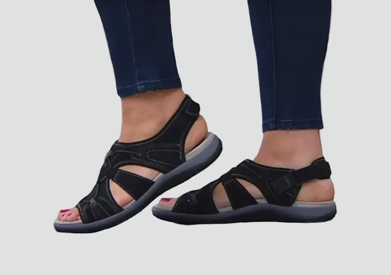 Comfortable sporty sandals with a closed design and open toes