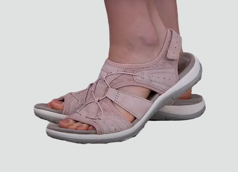 Comfortable sporty sandals with a closed design and open toes