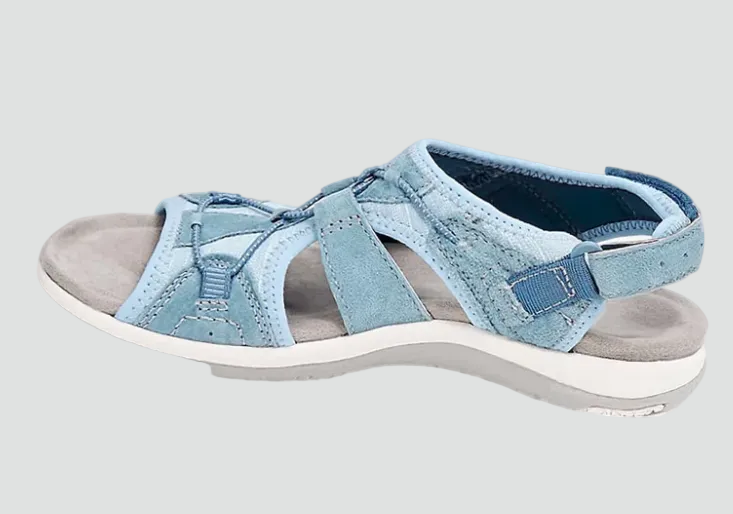 Comfortable sporty sandals with a closed design and open toes