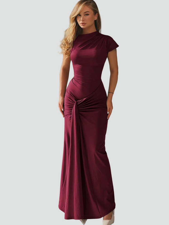 Dopasowana sukienka maxi wieczorowa z marszczeniem i krótkim rękawem