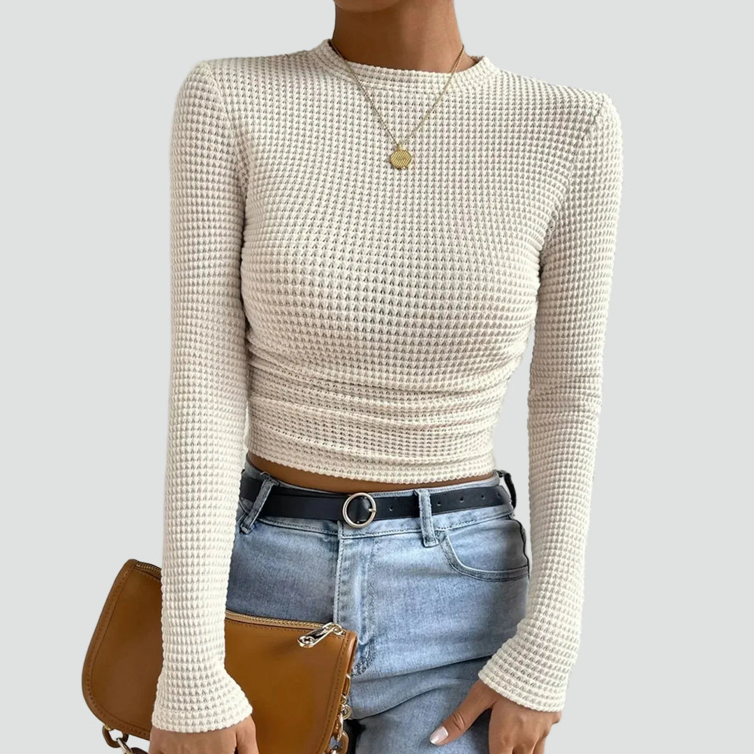 Knit crop top with long sleeves and a fitted cut