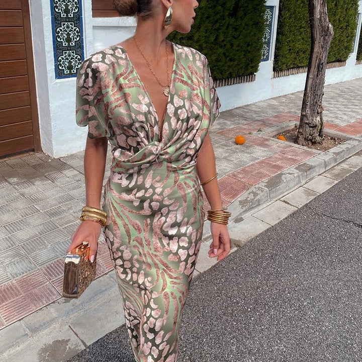 Zmysłowa zwiewna sukienka damska z kopertowym dekoltem