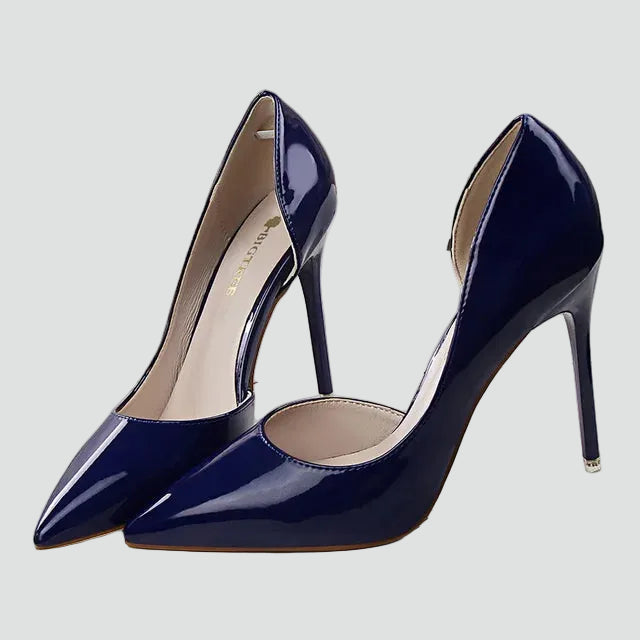 Escarpins vernis à bout pointu au style classique et élégant