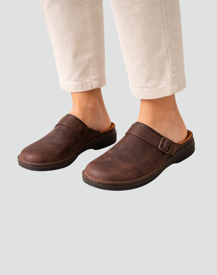 Leather clogs with buckle and closed toe for women