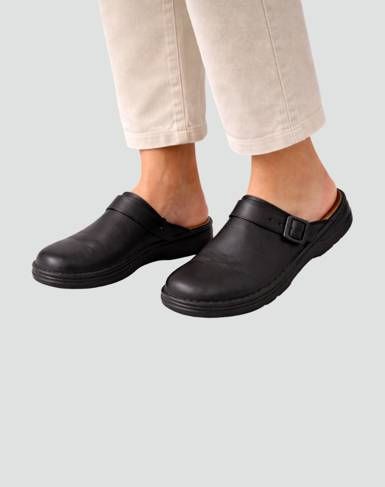 Leather clogs with buckle and closed toe for women
