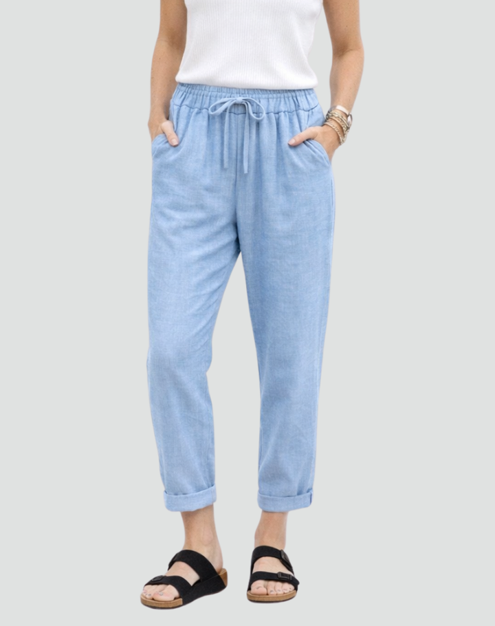 Pants with a tie waist and rolled-up hem