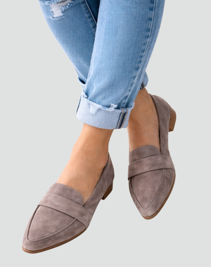 Stylowe damskie mokasyny zamszowe z noskiem w szpic