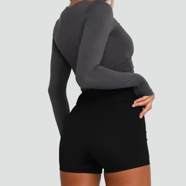 Fitted women's crop top with long sleeves and round neckline