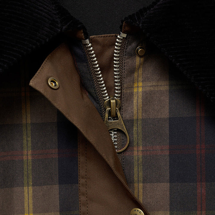 Damska bomberka w kratę z kołnierzem i kieszeniami