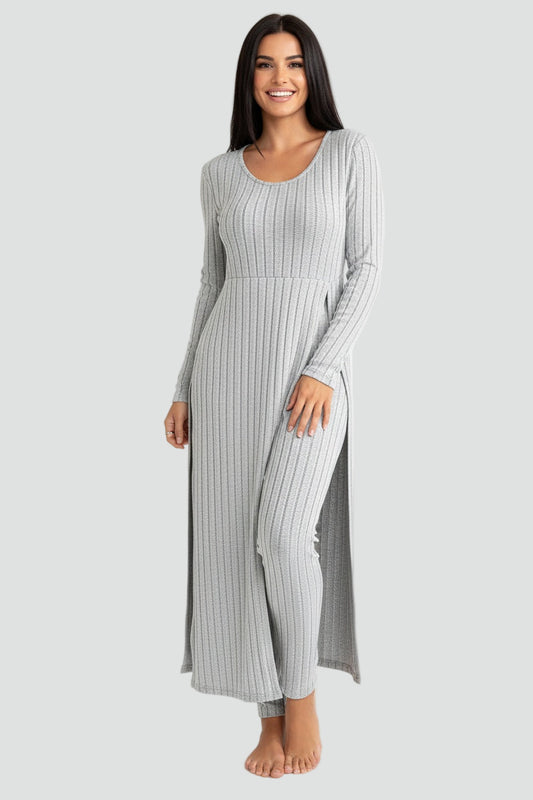 Zestaw damski z dzianinową sukienką maxi z rozcięciem i legginsami