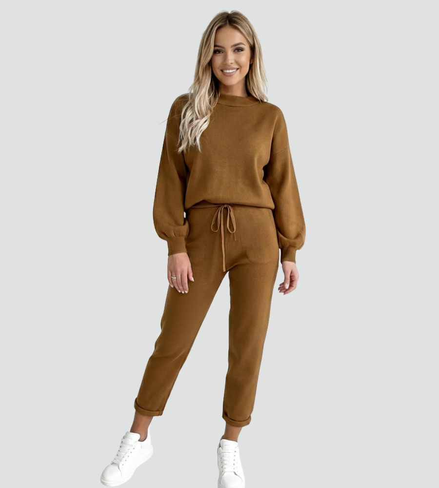 Wygodny dzianinowy komplet dresowy damski na co dzień