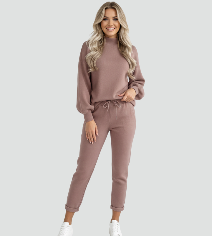 Wygodny dzianinowy komplet dresowy damski na co dzień