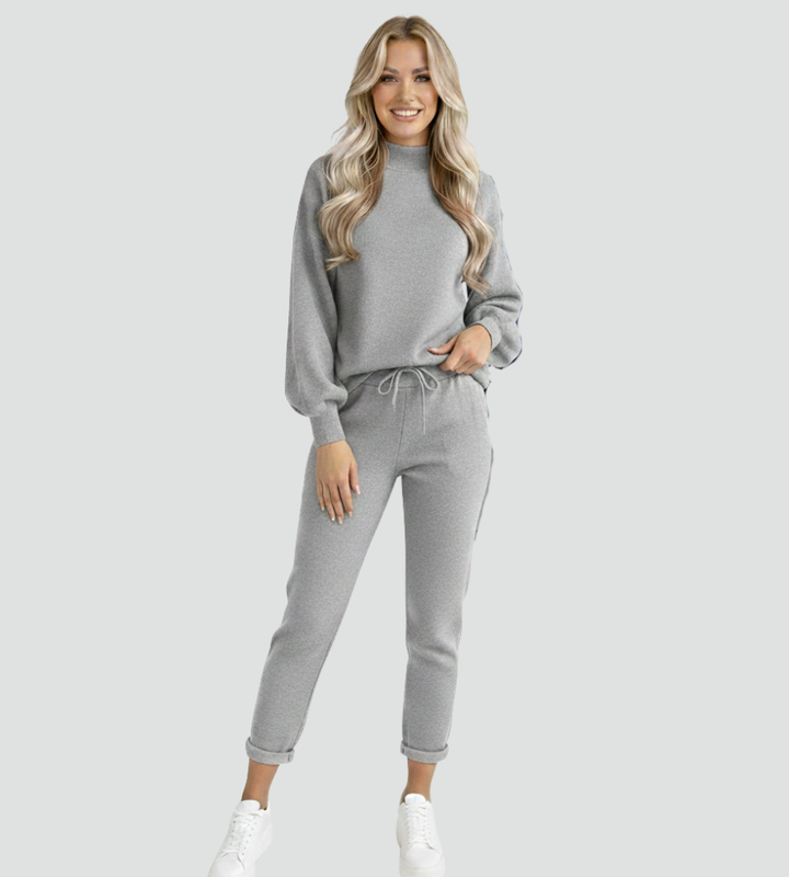 Wygodny dzianinowy komplet dresowy damski na co dzień