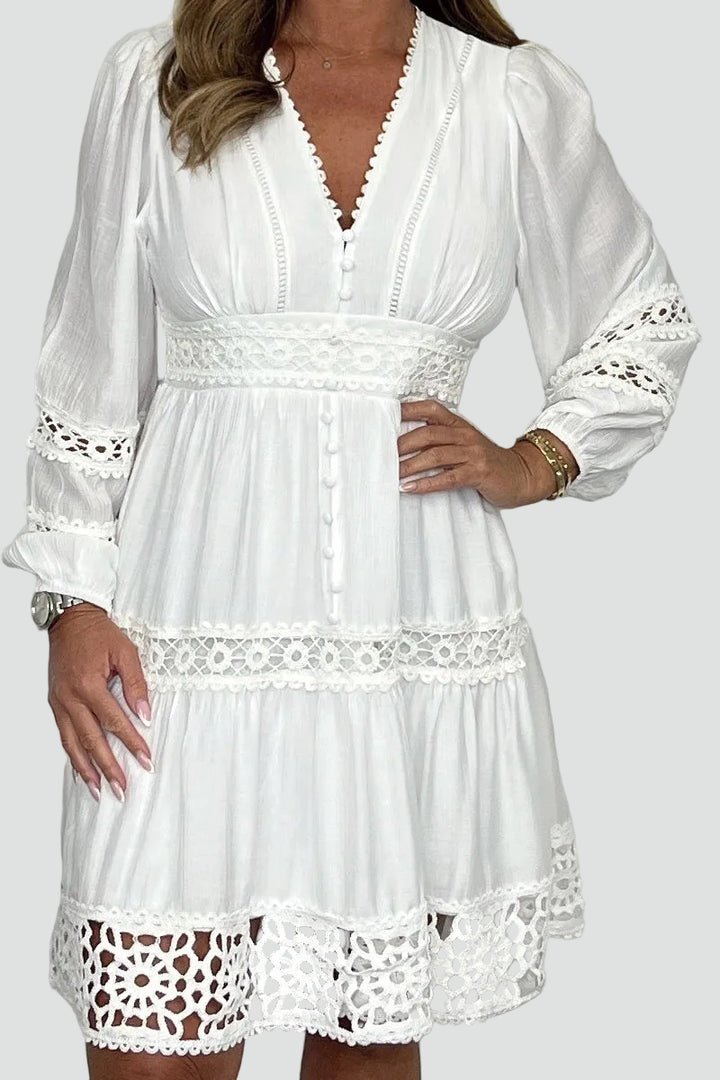 Letnia sukienka mini boho z koronką i rękawem na imprezę