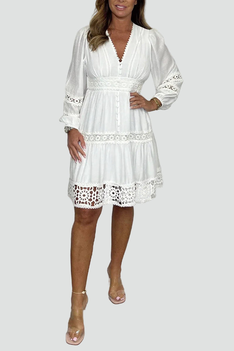 Letnia sukienka mini boho z koronką i rękawem na imprezę