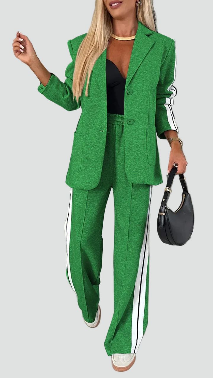 Casual women's set with blazer and pants for everyday wear