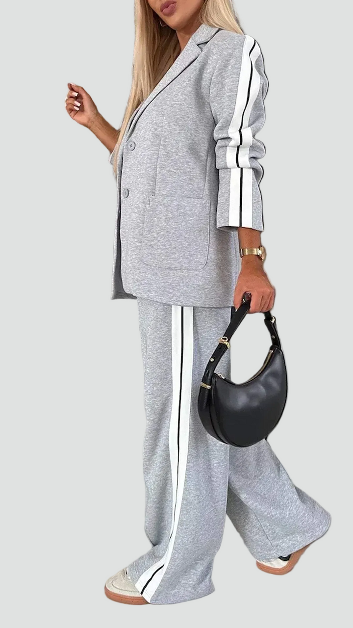 Casual women's set with blazer and pants for everyday wear