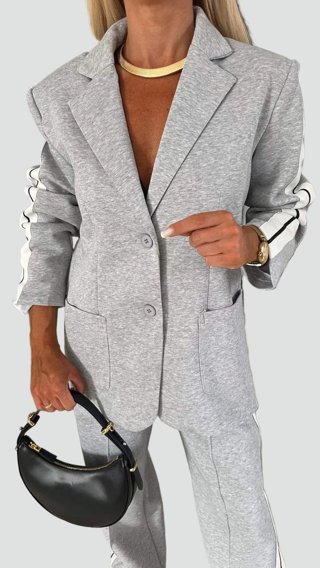 Casual women's set with blazer and pants for everyday wear