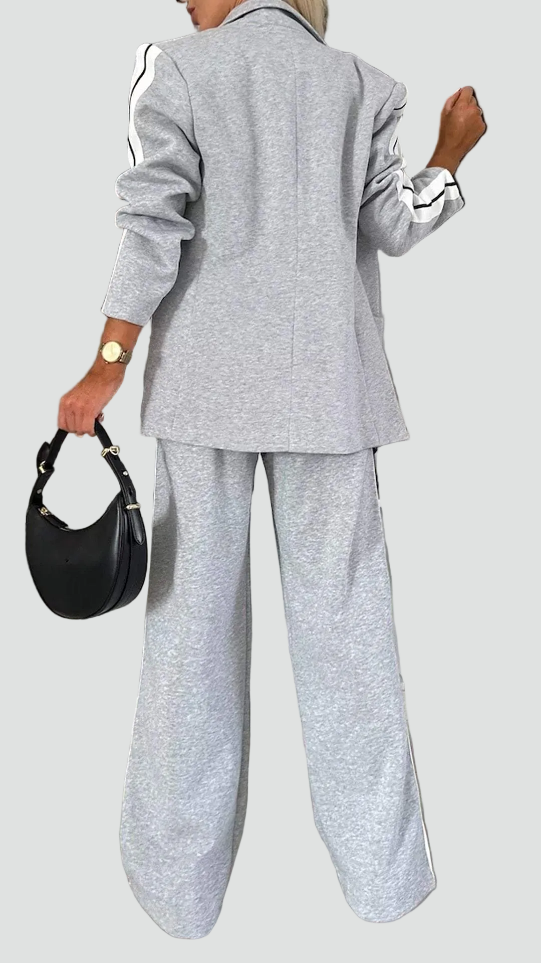 Casual women's set with blazer and pants for everyday wear