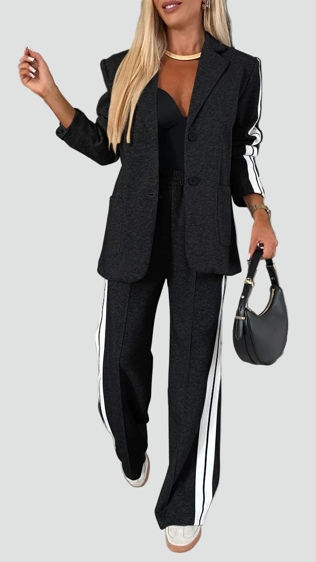 Casual women's set with blazer and pants for everyday wear