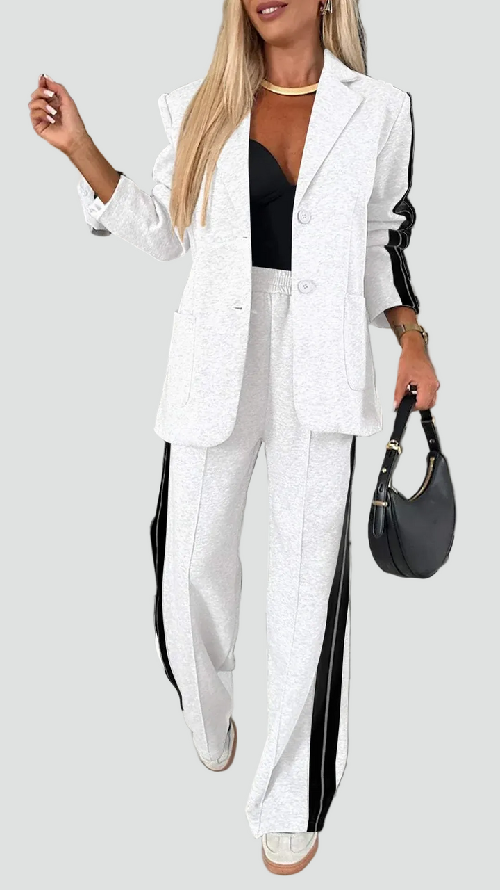 Casual women's set with blazer and pants for everyday wear