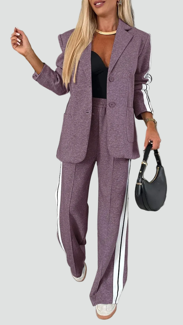 Casual women's set with blazer and pants for everyday wear