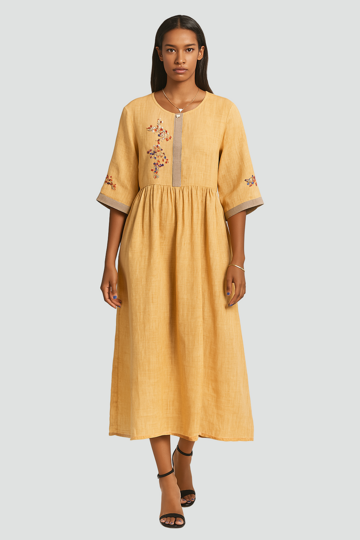 Zwiewna elegancka sukienka damska z haftem