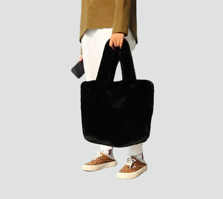 Plush women's shopper bag for everyday wear