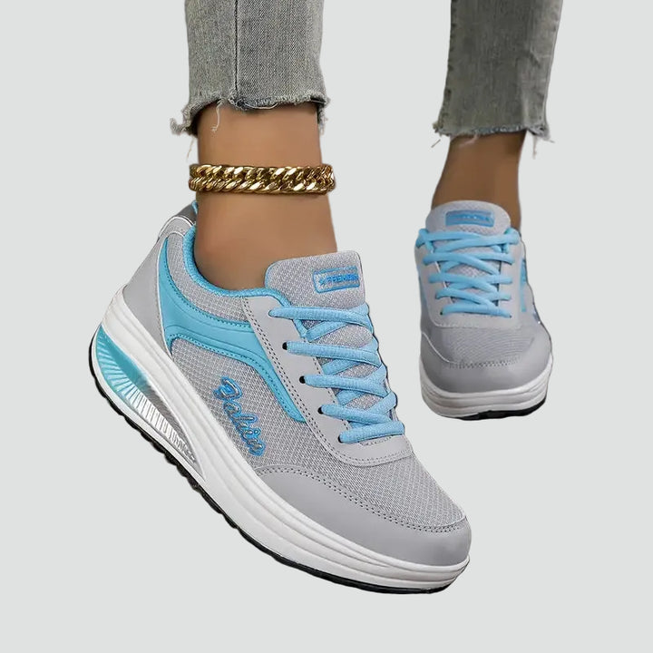Women's platform sneakers with thick sole for everyday wear