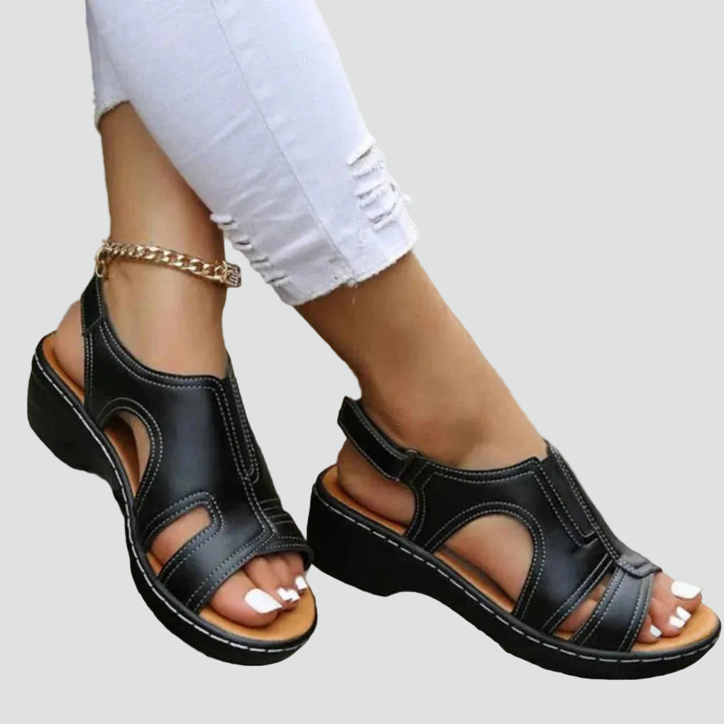 Women's orthopedic sandals with arch support