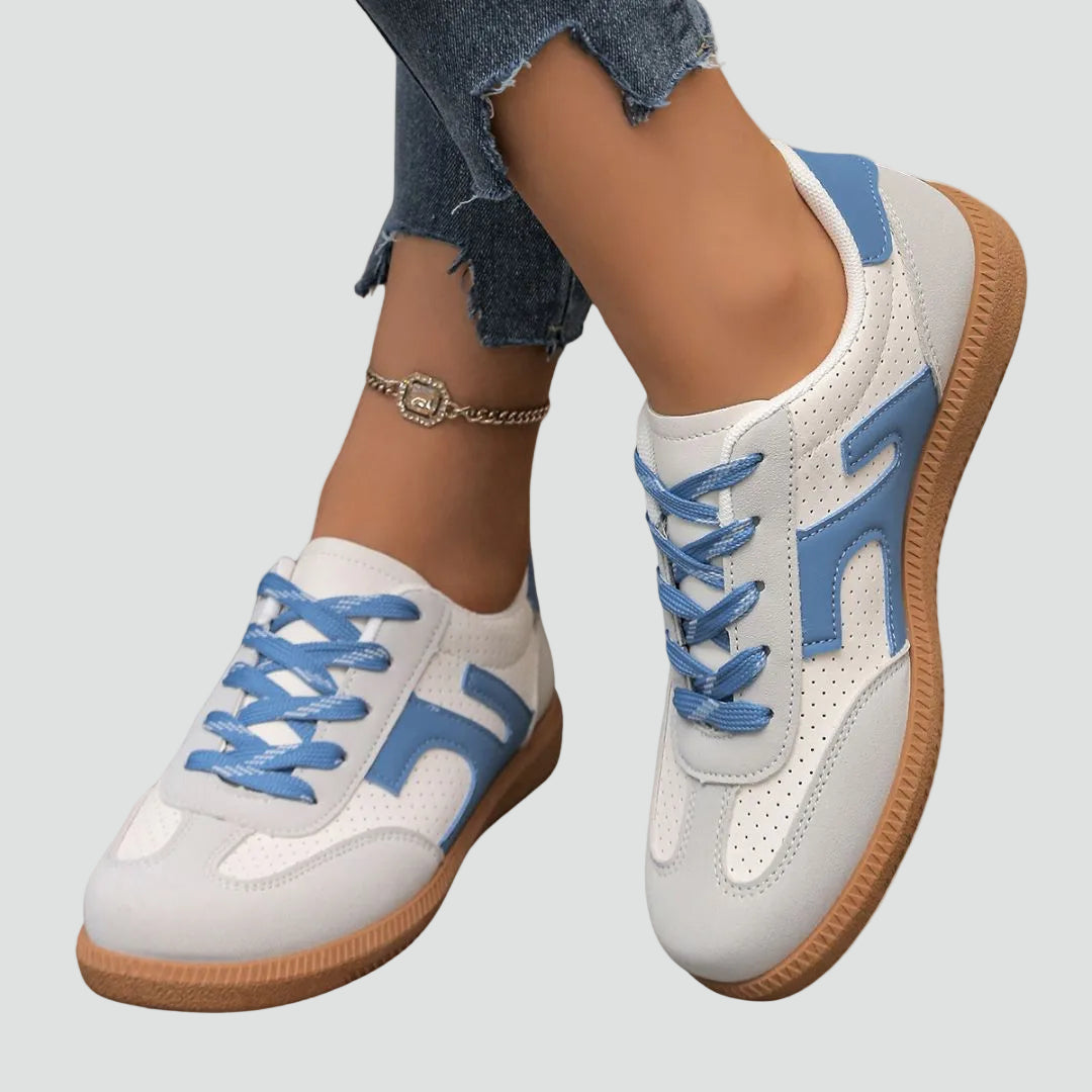 Women's low everyday sneakers, lace-up, comfortable for the city