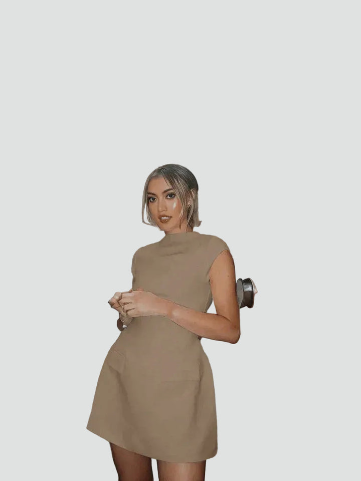 Mini sukienka imprezowa dopasowana z krótkim rękawem