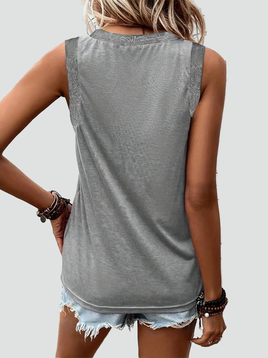 Lightweight women's sleeveless top with V-neck casual