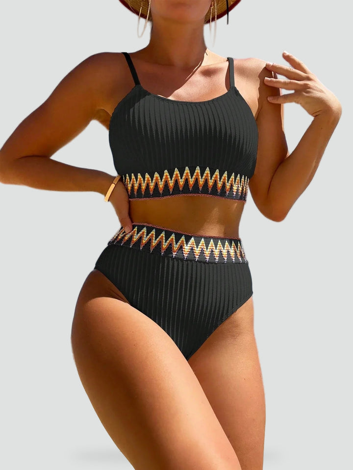 damska-bikini-z-chevronem-i-wysokim-stan-3