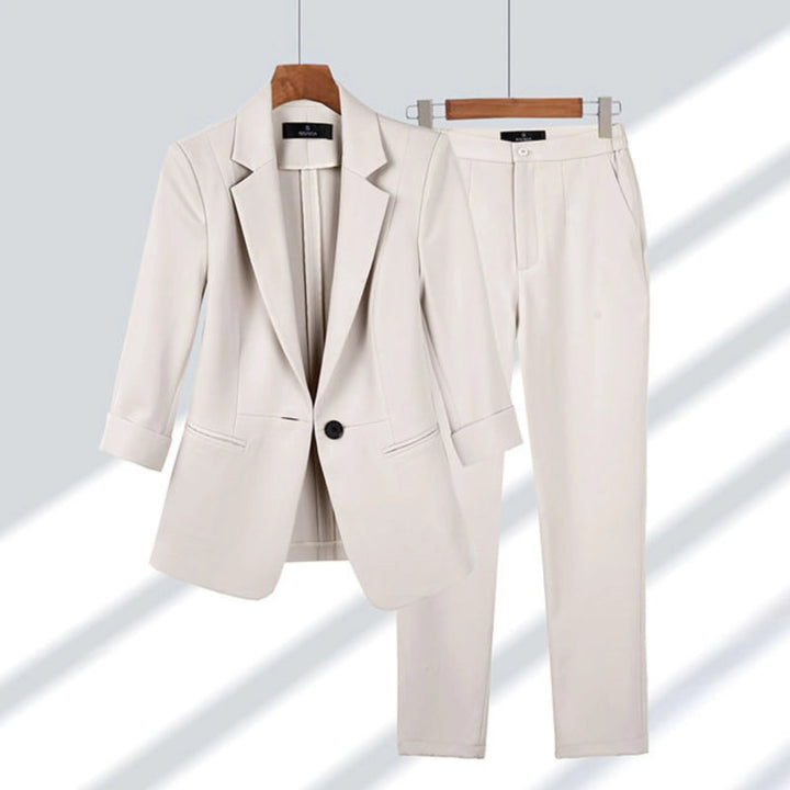 Ensemble Blazer et Pantalon pour Femme | Chic, Formel &amp; Coordonné adapté aux tenues polyvalentes.