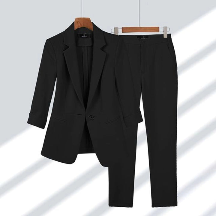 Ensemble Blazer et Pantalon pour Femme | Chic, Formel &amp; Coordonné adapté aux tenues polyvalentes.