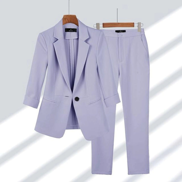 Ensemble Blazer et Pantalon pour Femme | Chic, Formel &amp; Coordonné adapté aux tenues polyvalentes.
