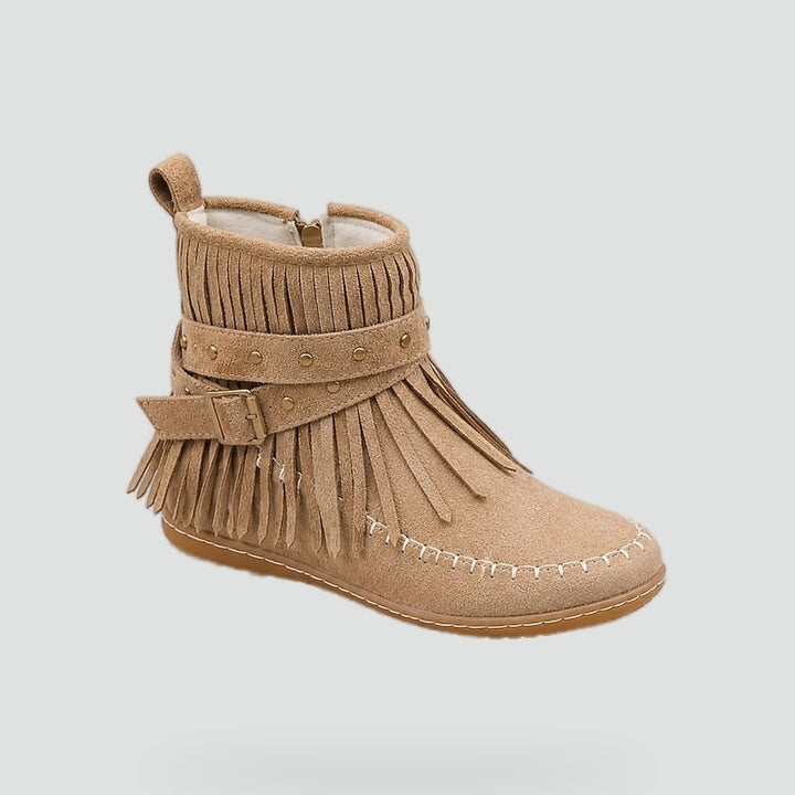 damskie-botki-z-fr-dzlami-i-studami-3