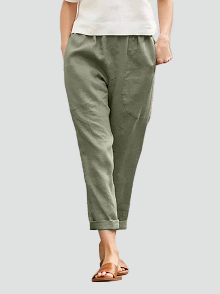 Loose pants with straight legs and a comfortable fit