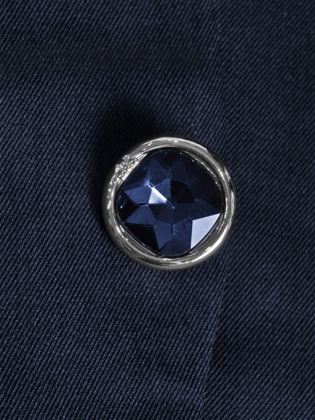 Elegancki garniturowy zestaw damski dwuczęściowy z dopasowaną marynarką