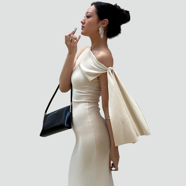 Elegancka sukienka wieczorowa damska z kokardą